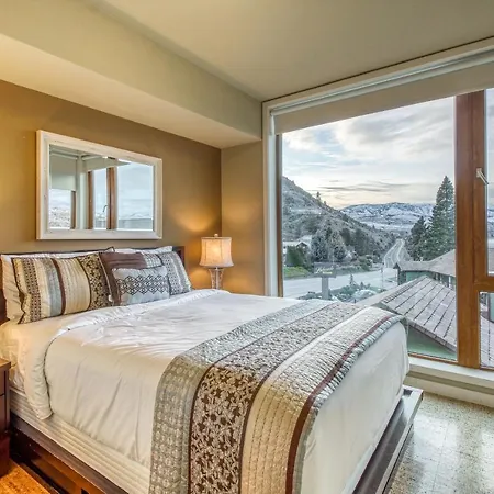 Chelan Resort Suites: Water Sunset Exterior photo
